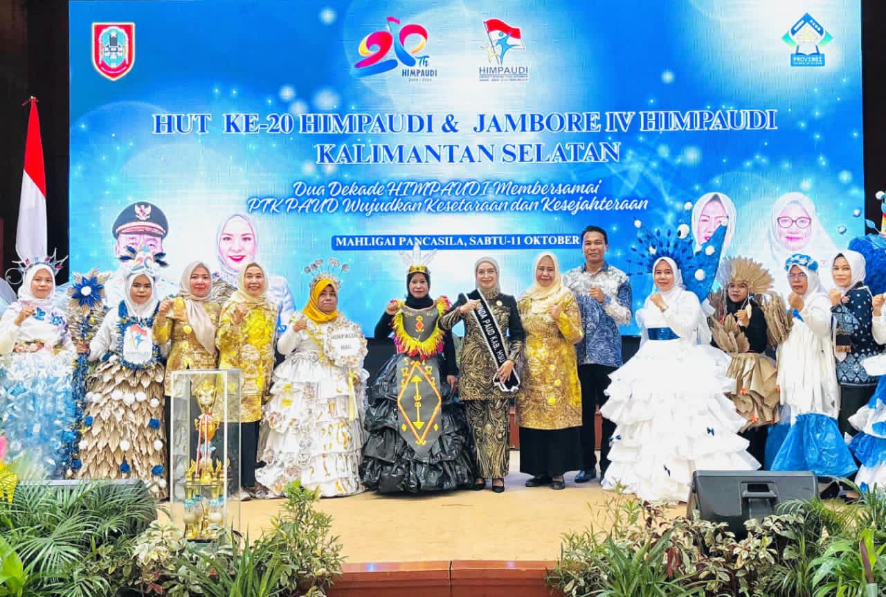 BERBAGI INSPIRASI:Bunda PAUD kabupaten HSU, Hj Murniati Sahrujani menghadiri HUT ke-20 HIMPAUDI Kalsel di Gedung Mahligai Pancasila Kota Banjarmasin, Sabtu (11/10/2025).