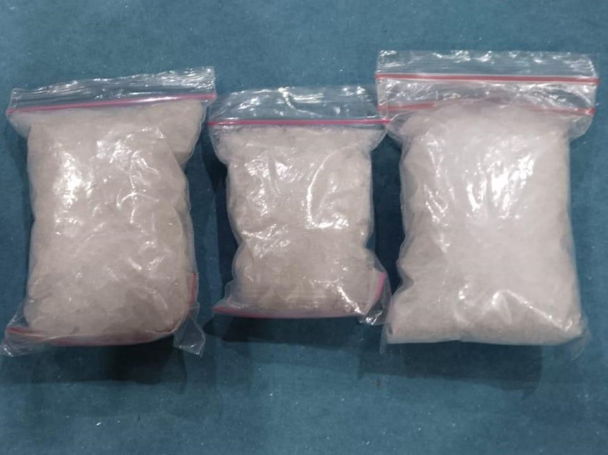 BARANG BUKTI: Barang bukti narkotika golongan I jenis sabu seberat 251,62 gram yang diamankan dari tangan Alfatehah dan Magdalena.