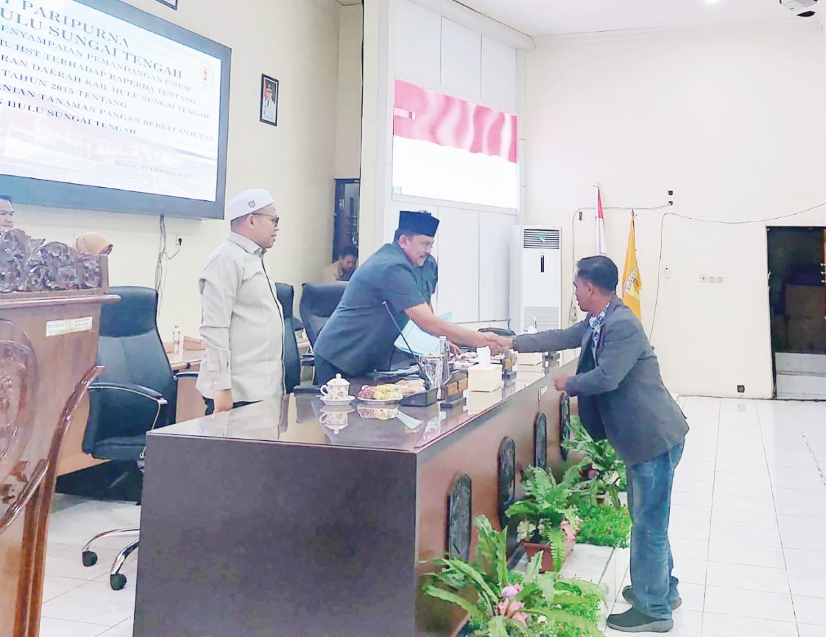 PARIPURNA: Jubir Fraksi Gerindra menyampaikan pandangan umum tentang Raperda perlindungan lahan pertanian pada 7 Oktober 2025 lalu.
