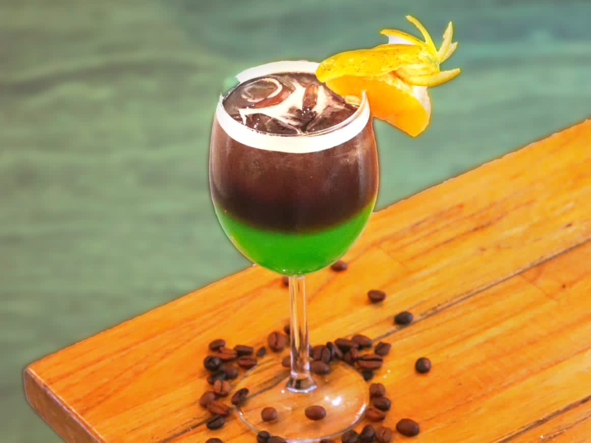 DIJAMIN SEGAR: fave+ Hotel Banjarbaru hadirkan Naughty Nice, minuman bercitarasa unik dengan aroma khas kopi seduh.
