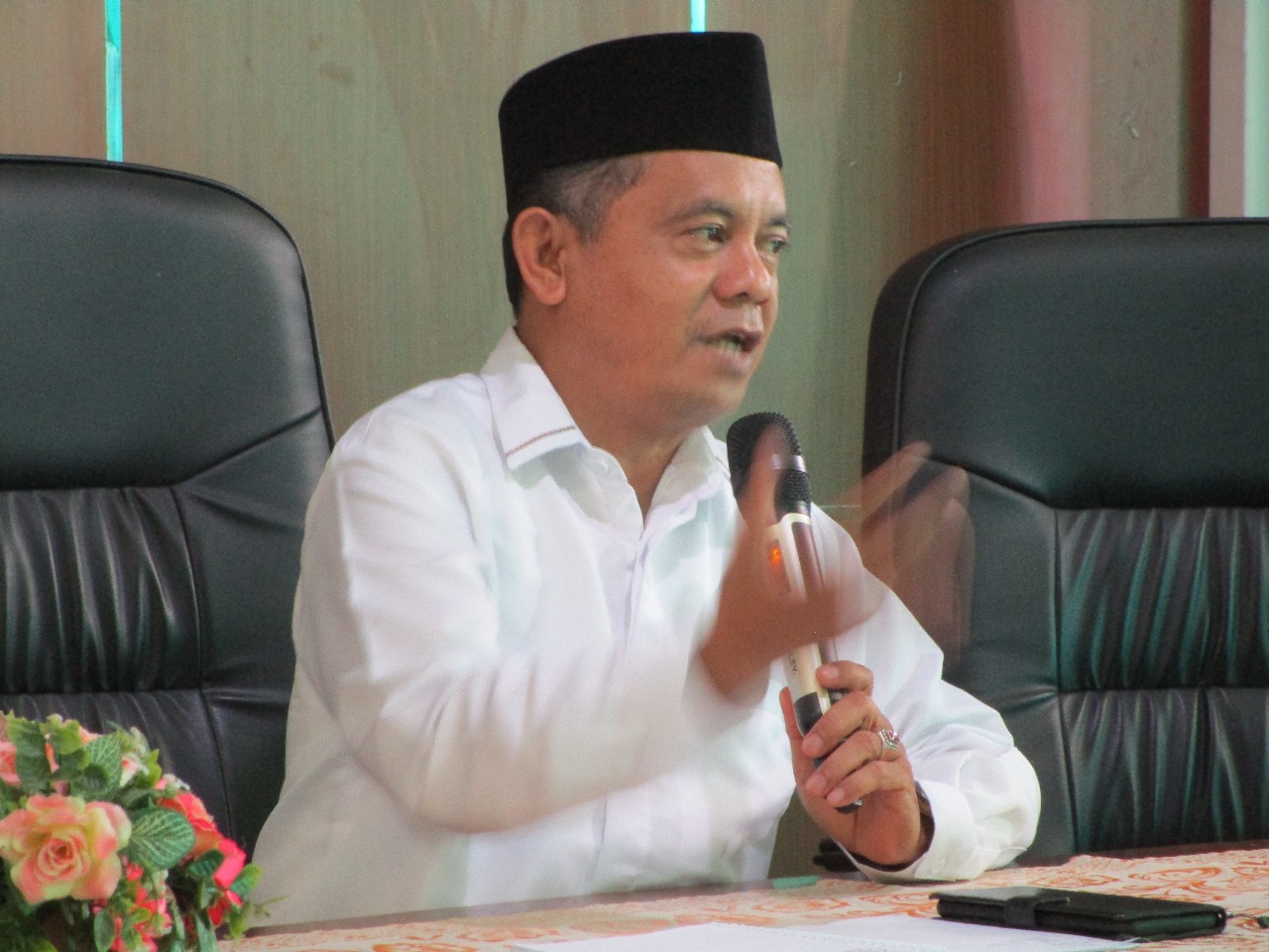 MENJELASKAN: Kasi Penmad Kemenag Balangan, Saiful Hadi, saat memberikan penjelasan terkait stratifikasi UKS/M.