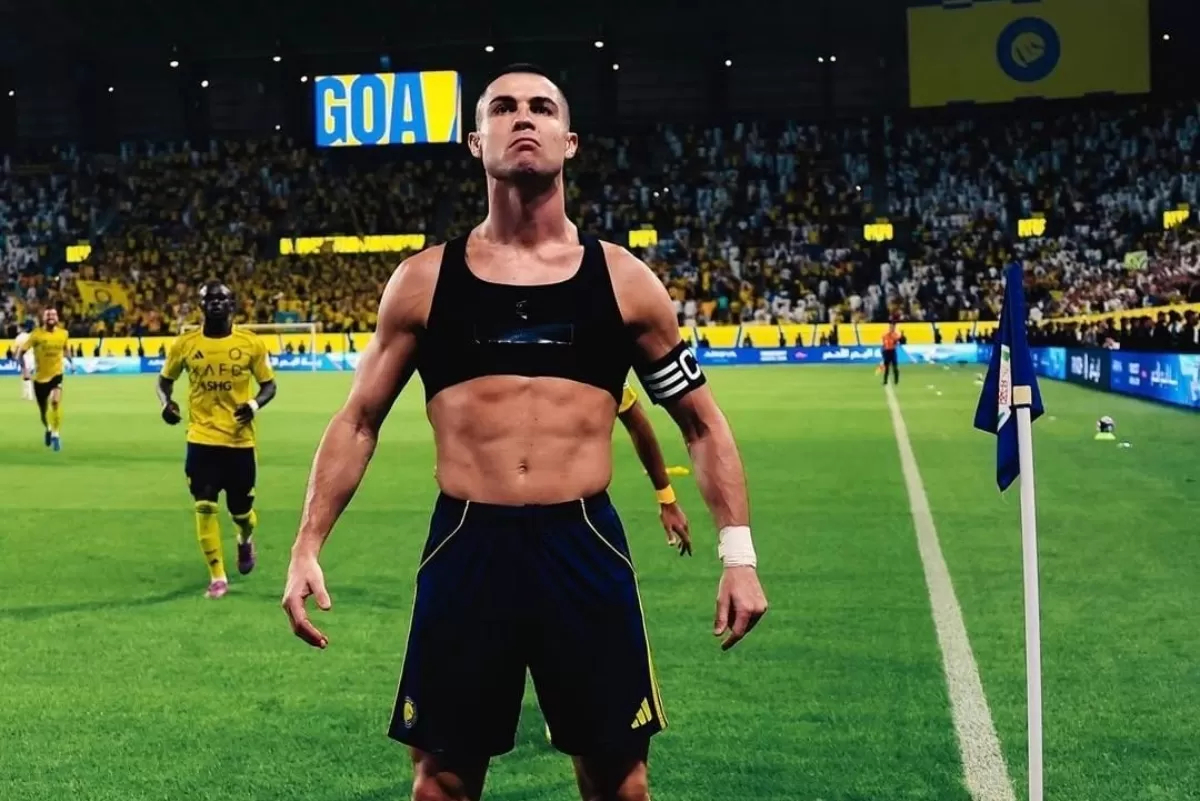 MERAYAKAN: Cristiano Ronaldo merayakan gol ke-949 dalam kariernya bersama Al-Nassr.