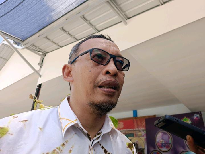 Kadisdik Banjarbaru Dedy Sutoyo ingatkan sekolah untuk memperhatikan perawatan listrik (Sheilla/Radar Banjarmasin)