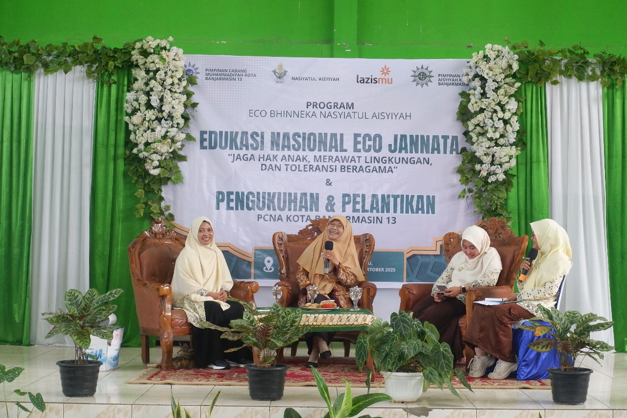 Diskusi interaktif Pemateri Edukasi Nasional Eco Jannata dengan peserta