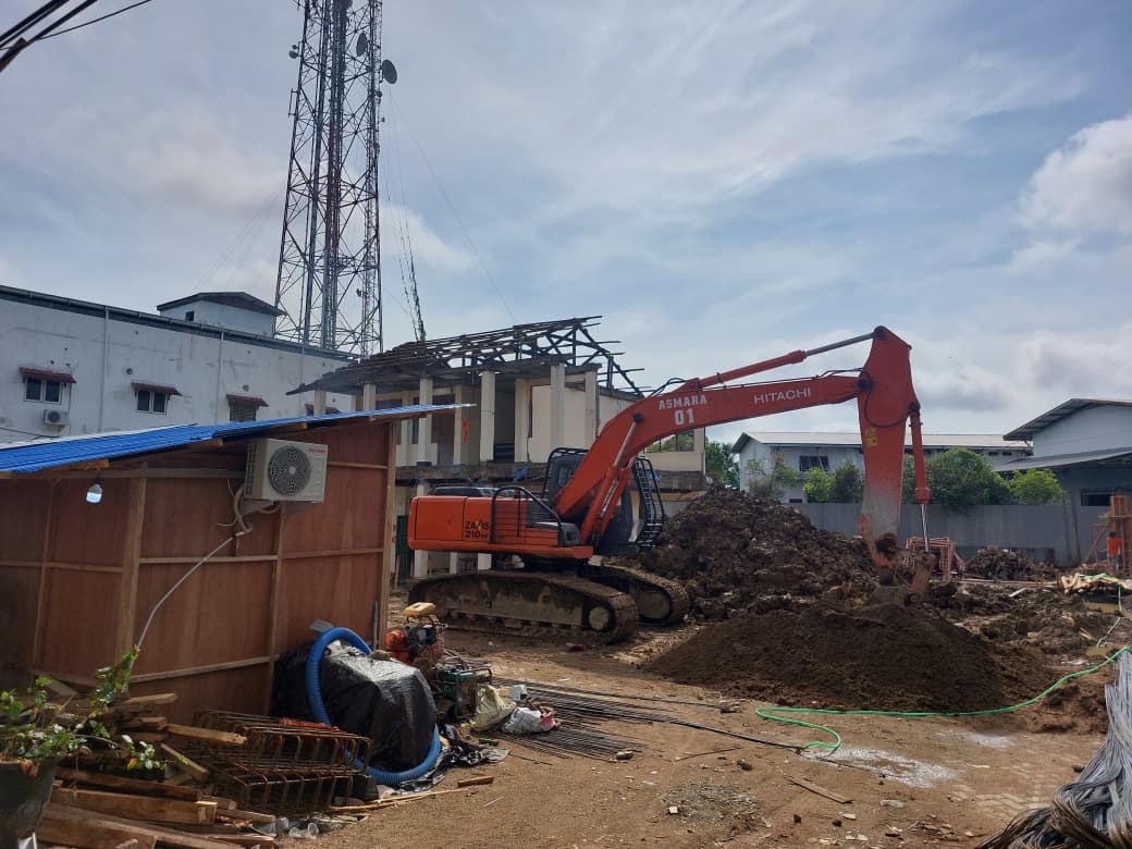 PENGERJAAN: Disdik HST mulai membangun gedung UPT Bahasa Internasional di Barabai dengan standar Cambridge.