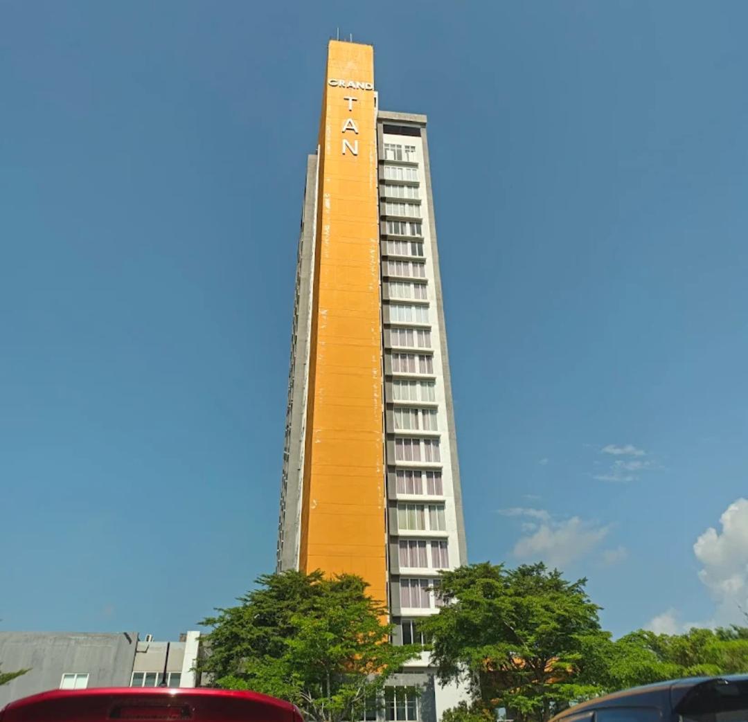 Grand Tan Hotel