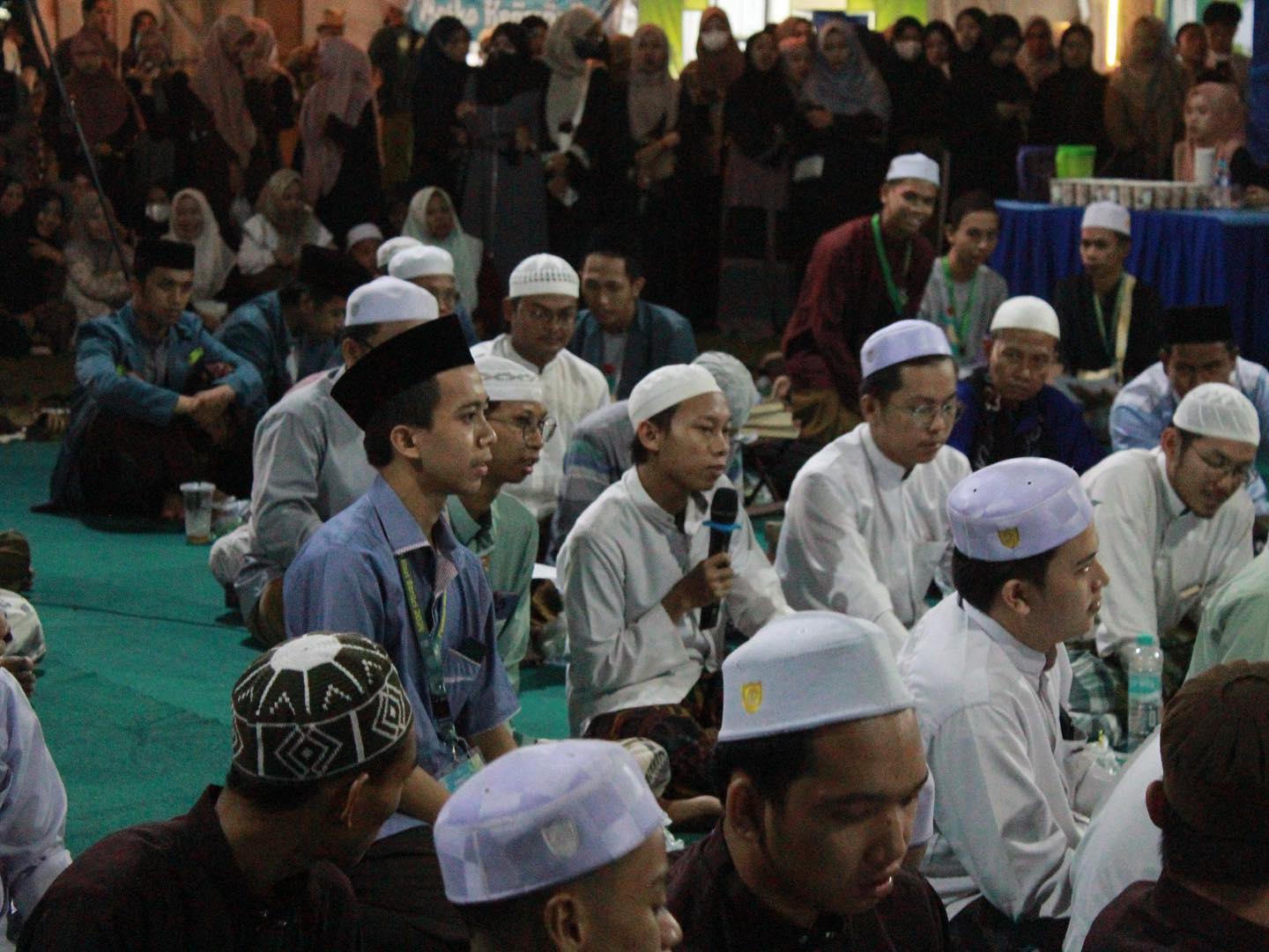 DISKUSI HUKUM : Para santri dan ulama LBMNU Kabupaten Banjar saat pelaksanaan Bahtsul Masail di acara Hari Santri Nasional tahun 2024. (instagram @harisantrikabbanjar)