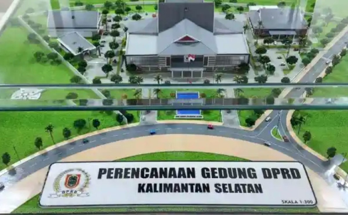 MAKET GEDUNG DEWAN: Sejak dibangun pada 2024 lalu, Gedung DPRD Kalsel di Banjarbaru terhenti karena digugat pemilik lahan.