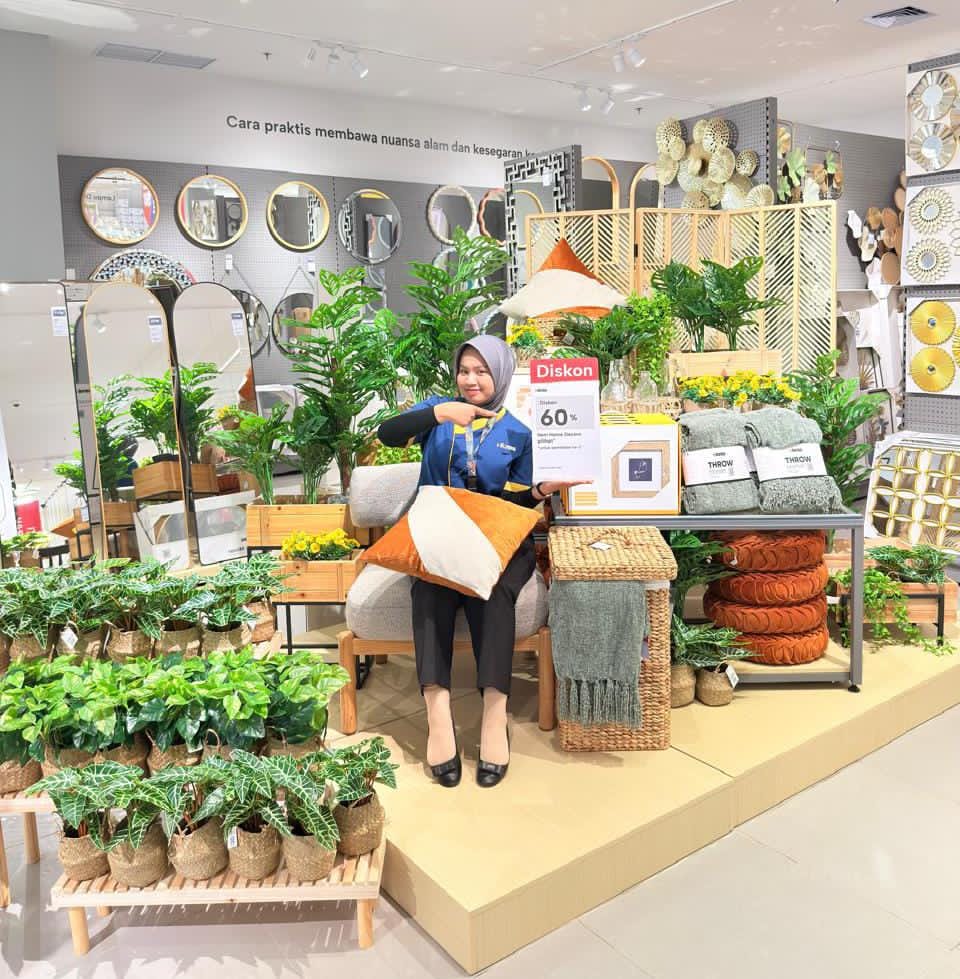 AKSESORI:Ada diskon hingga 60 persen untuk pembelian kedua khusus produk Home Accessories dan Lighting di INFORMA.