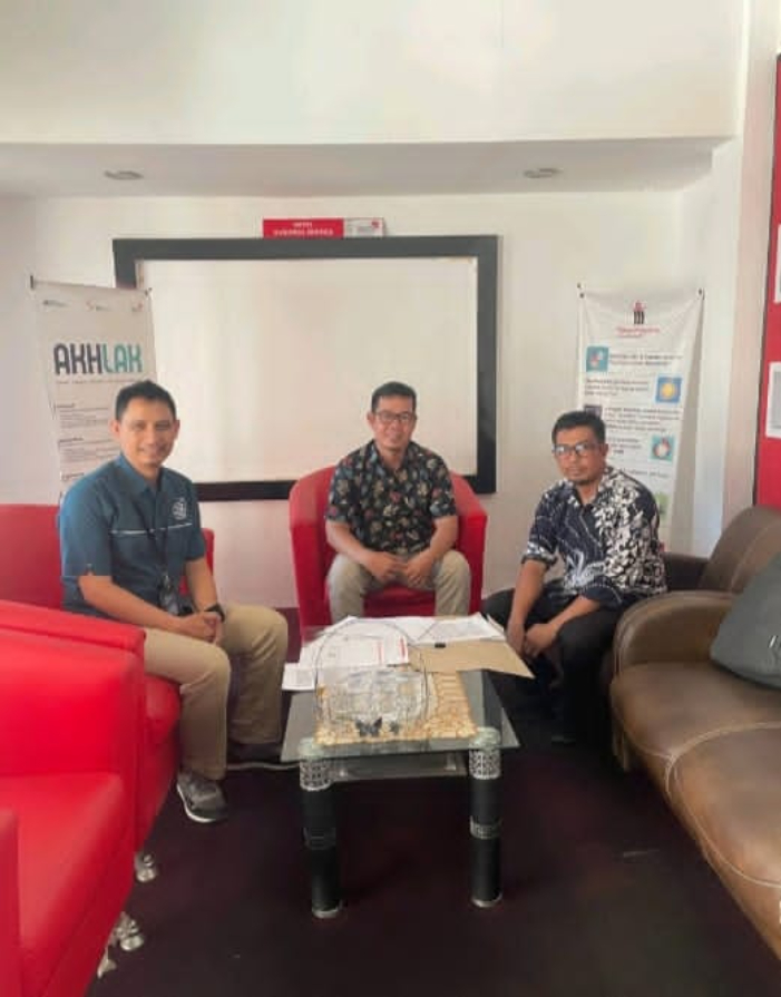 KUNJUNGAN: Telkom Kalselteng menerima kunjungan Dinas Lingkungan Hidup (DLH) Barito Selatan.