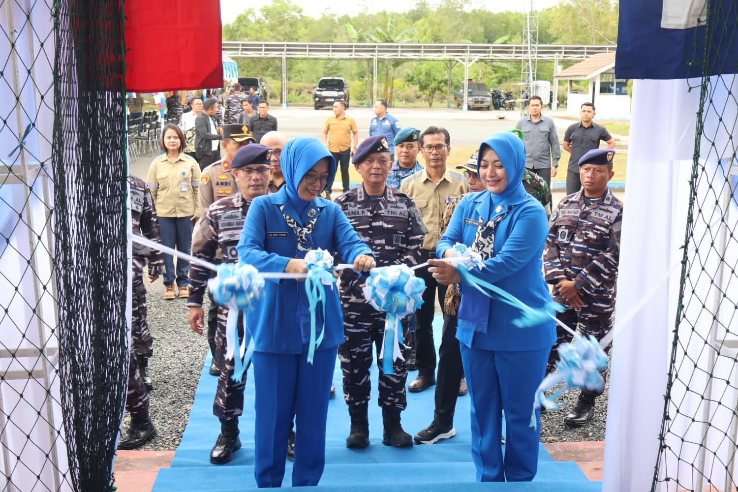 POTONG PITA:Gedung Olahraga Lanal Kotabaru diresmikan Jumat (24/10/2025).Foto:Diskominfo Kotabaru.