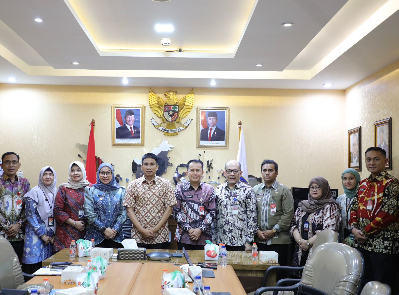 VERIFIKASI: Wali Kota Banjarbaru Hj. Erna Lisa Halaby mengikuti proses verifikasi silang antara Bank Kalsel dan Bank Indonesia di Jakarta, Jumat (24/10).