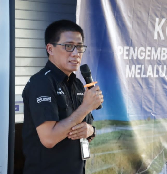 KLARIFIKASI: Direktur Utama Bank Kalsel, Fachrudin memberikan klarifikasi terkait kesalahan input data Dana Pemko Banjarbaru.Foto:Bank Kalsel