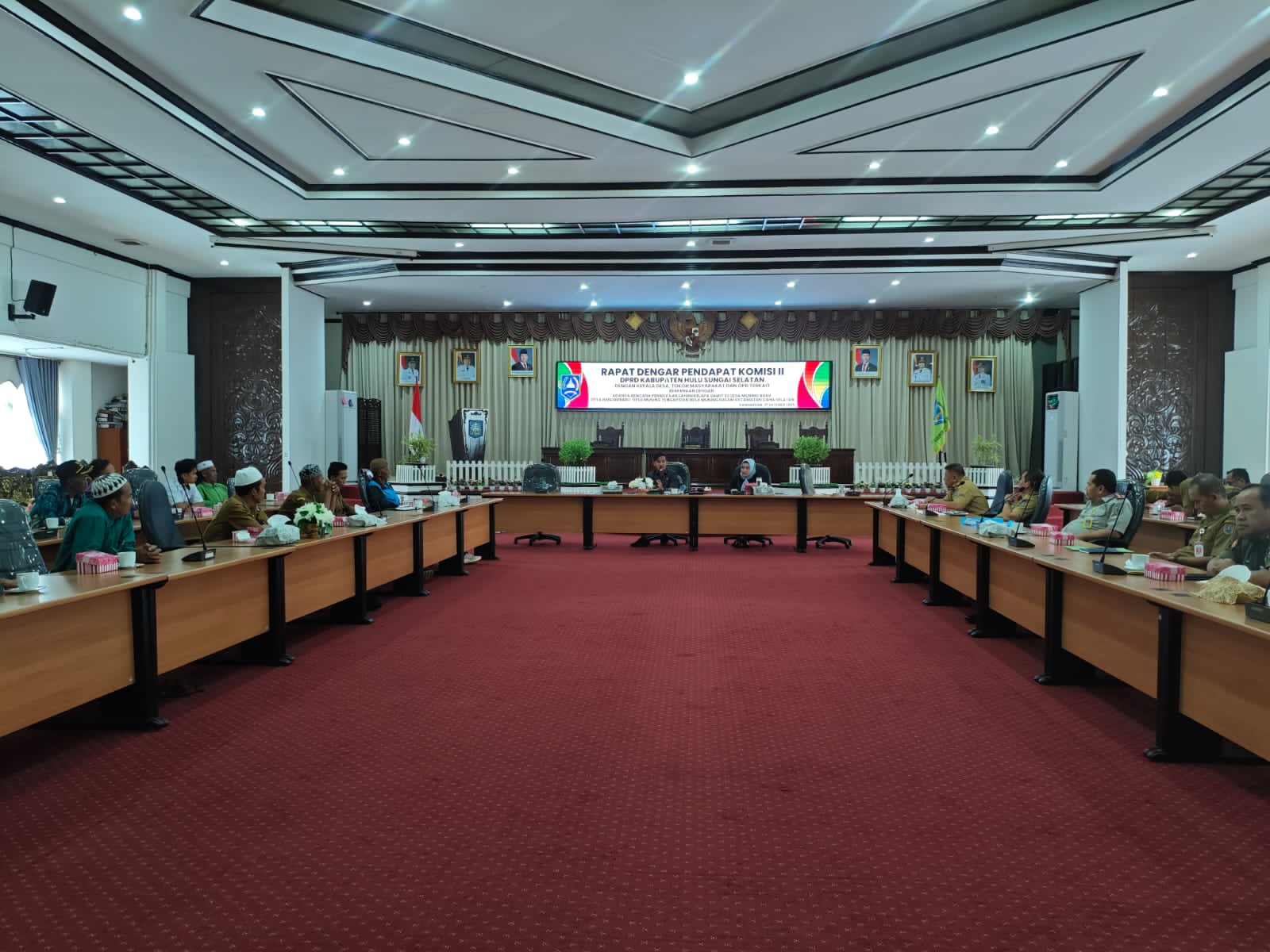 RDP:Komisi II DPRD HSS melakukan RDP bersama Kepala Desa, tokoh masyarakat, dan OPD membahas adanyanya rencana pembukaan lahan kelapa sawit.