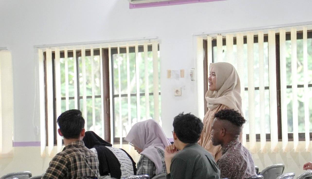 INTERAKTIF:Salah satu bagian dari sesi tanya jawab para peserta dalam kegiatan yang berlangsung di Universitas Lambung Mangkurat (ULM) Banjarbaru.