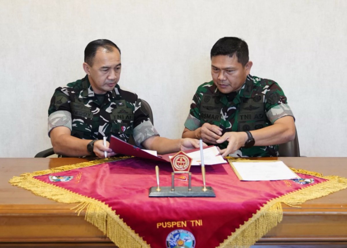 KAPUSPEN: Kepala Pusat Penerangan TNI Brigjen TNI (Mar) Freddy Ardianzah (kiri).