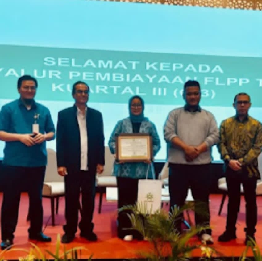 PRESTASI:Bank Kalsel Syariah raih penghargaan BP Tapera.