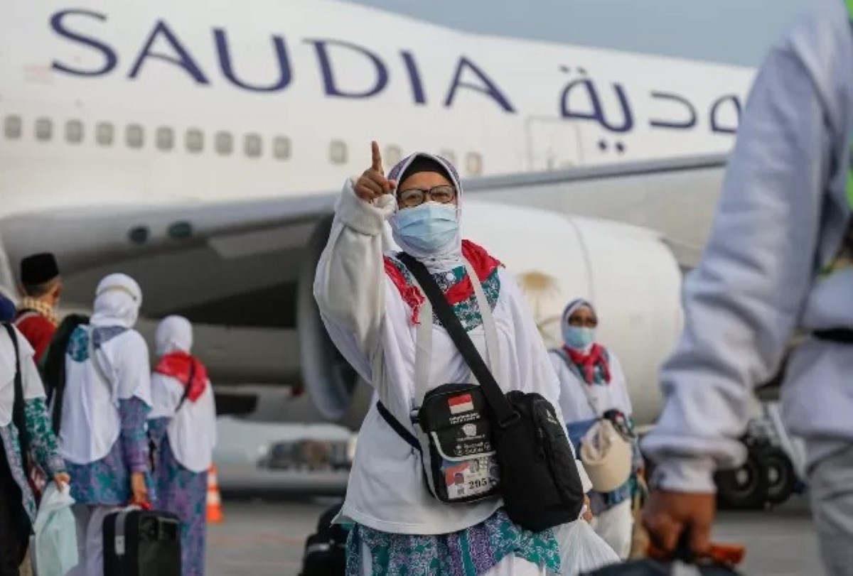 PULANG HAJI: Jemaah haji Indonesia saat mendarat di tanah air.