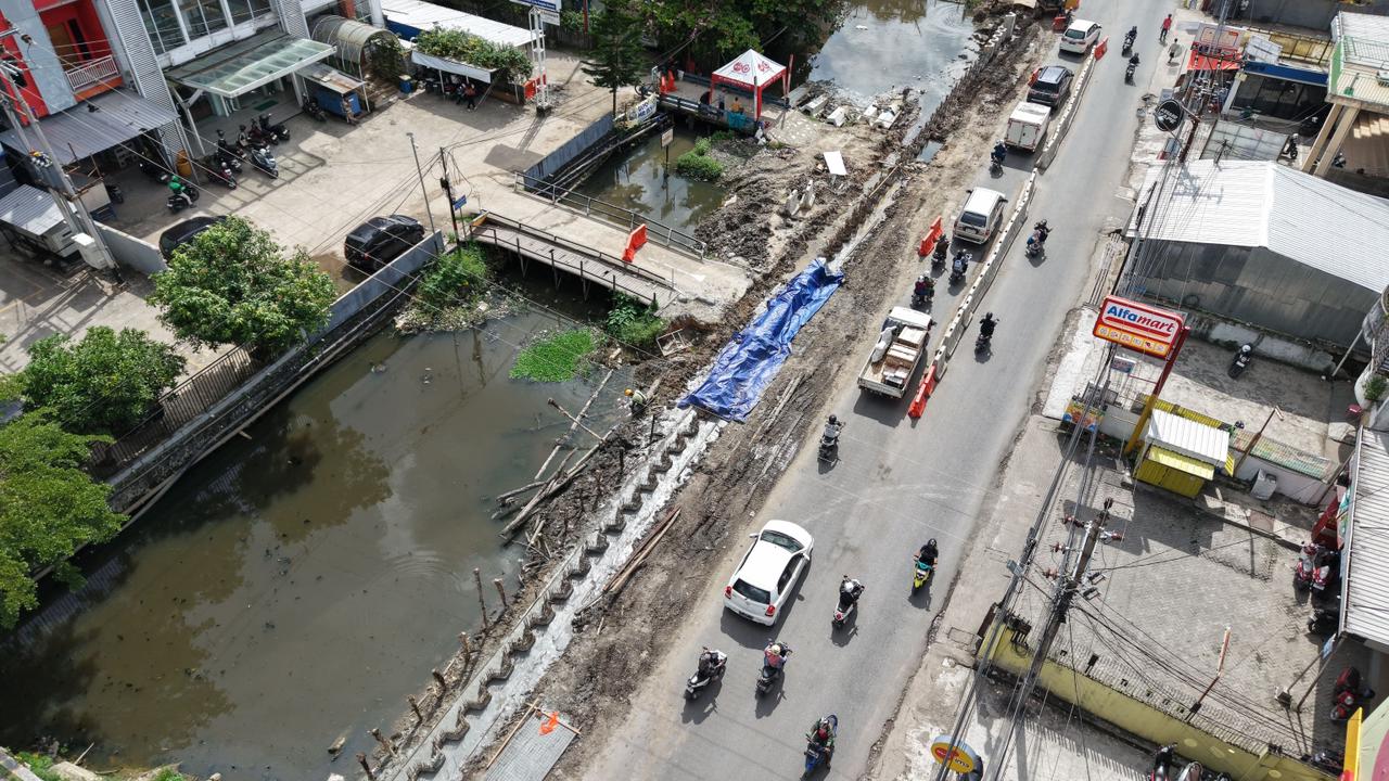 REVITALISASI:Proyek peningkatan kpasitas Sungai Veteran terus berlanjut untuk mengantisipasi banjir di Kota Banjarmasin.