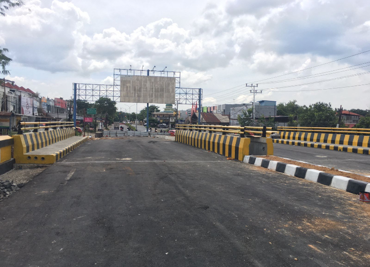 Jembatan Sungai Ulin di Jalan Ahmad Yani Km 31 memasuki tahap finishing, dan akan segera dibuka.