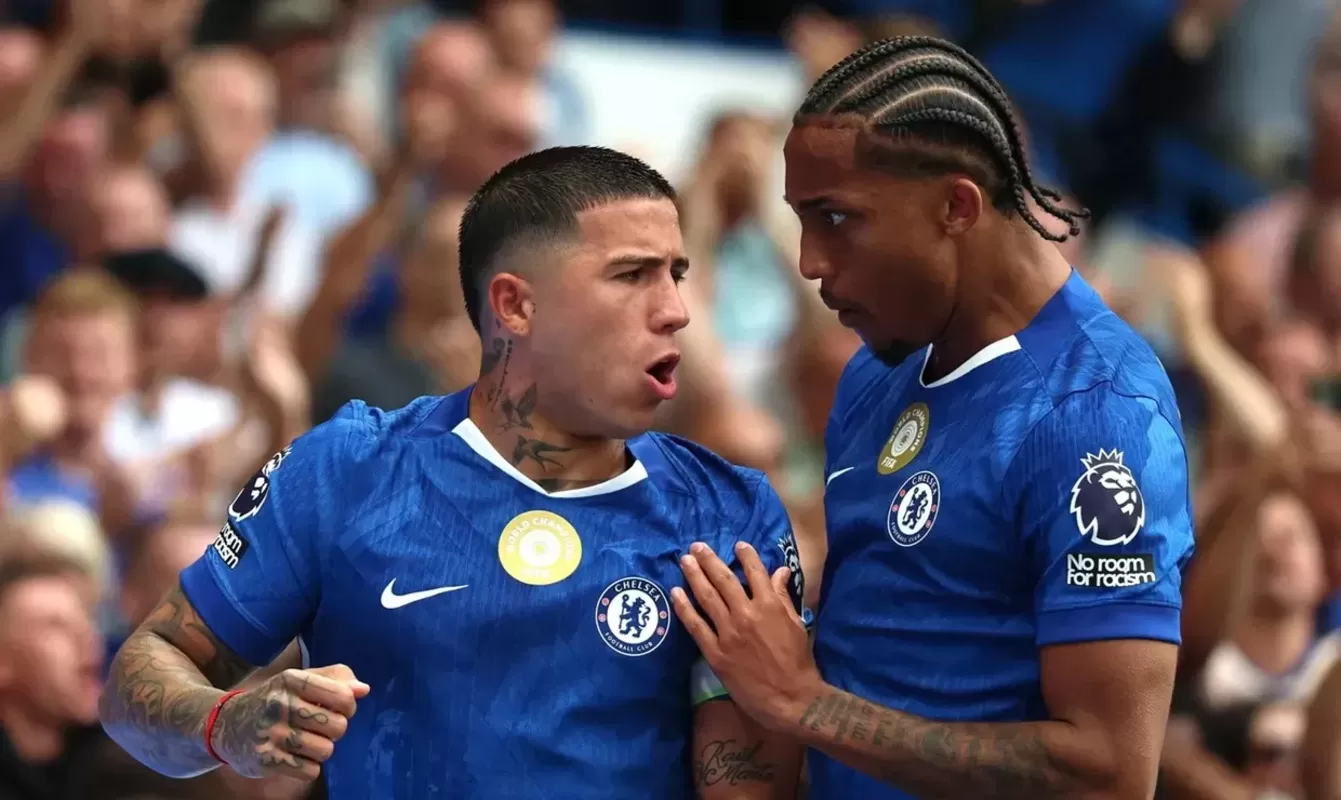 PAHLAWAN: Joao Pedro (kanan) jadi pahlawan Chelsea di markas Tottenham Hotspur, Minggu (2/10) dini hari.