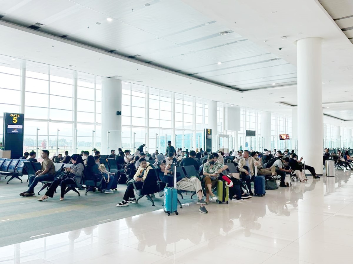 BAKAL RAMAI: Bandara Internasional Syamsudin Noor mulai bersiap menghadapi lonjakan penumpang jelang pelaksanaan Haul Guru Sekumpul ke-21.