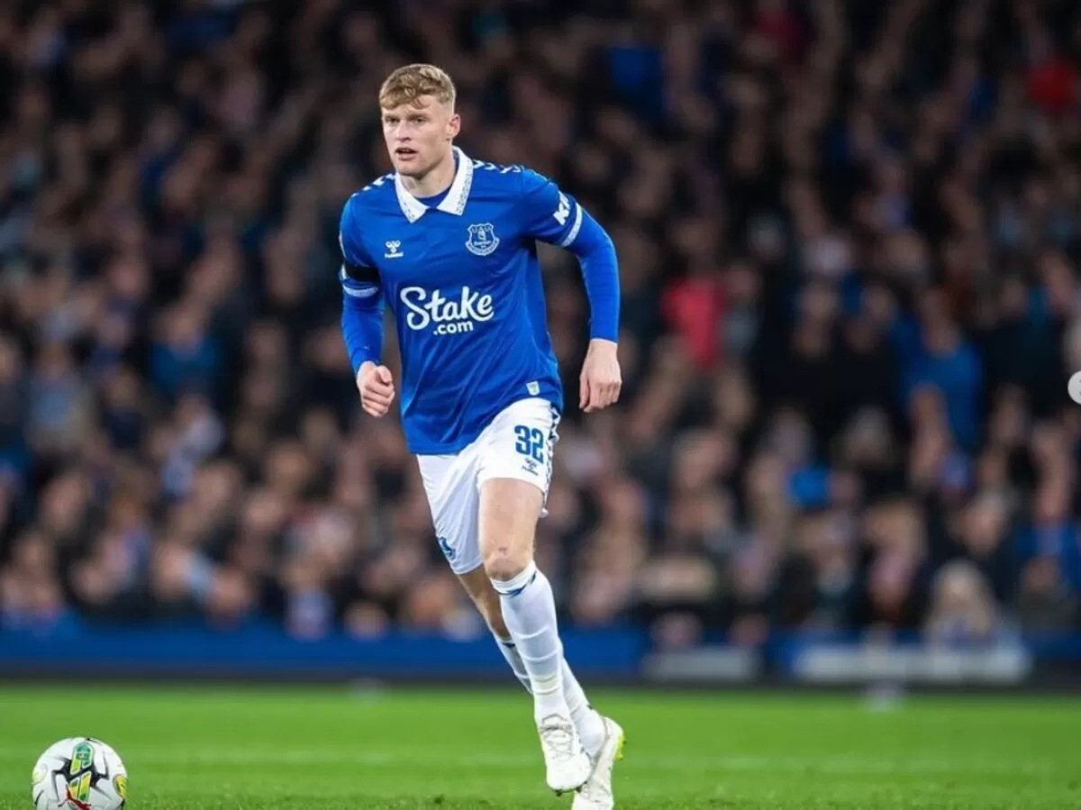 ANDALAN: Jarrad Branthwaite, bek andalan Everton.