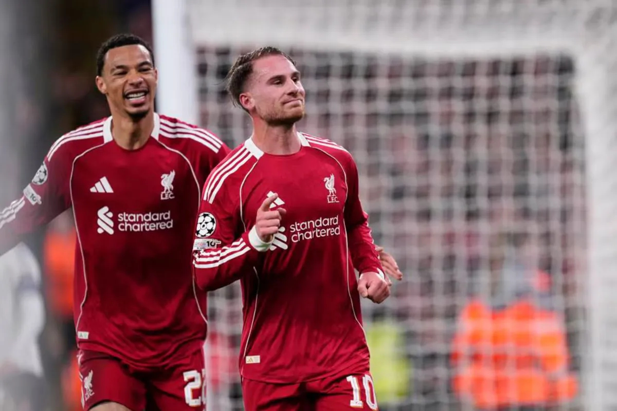MERAYAKAN: Gelandang Liverpool Alexis Mac Allister merayakan keberhasilannya mencetak gol ke gawang Real Madrid pada pertandingan Liga Champions di Stadion Anfield, Liverpool, Rabu (5/11) dini hari.