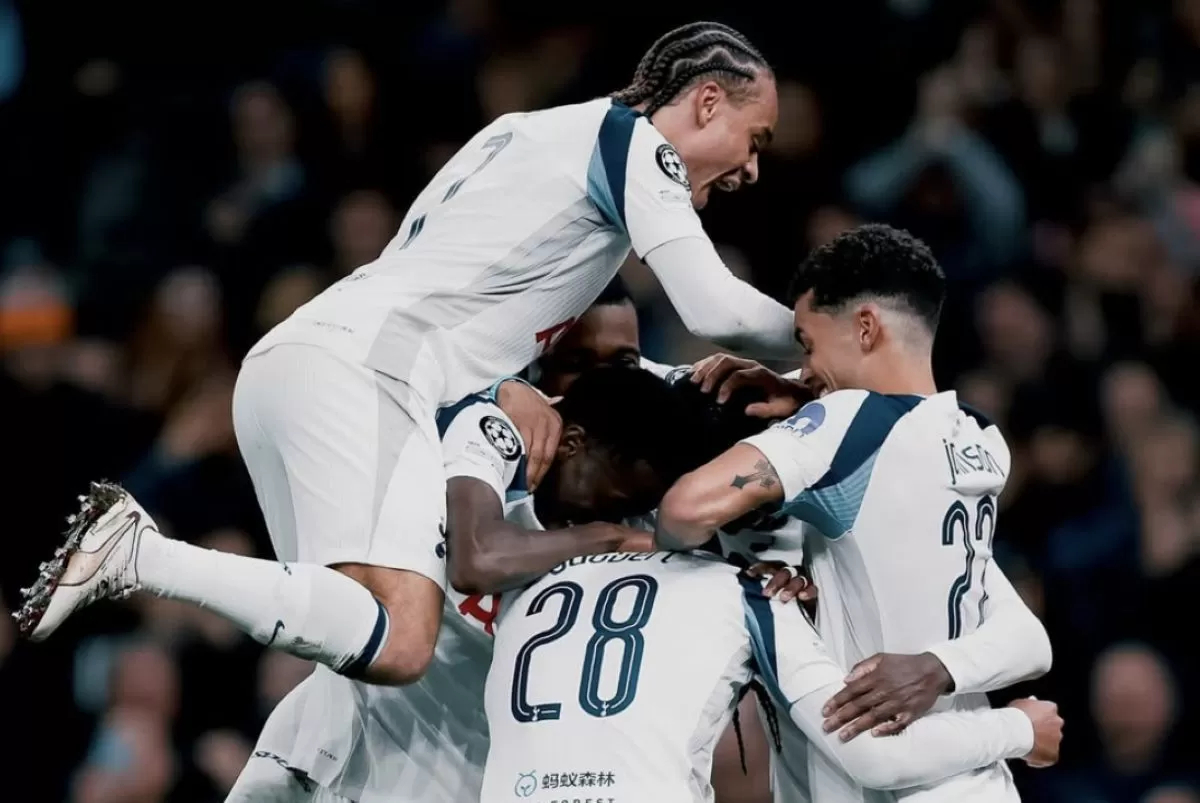MENUNDUKKAN: Tottenham Hotspur menundukkan FC Kopenhagen dengan skor telak 4-0 di Stadion Tottenham Hotspur, Rabu (5/11).