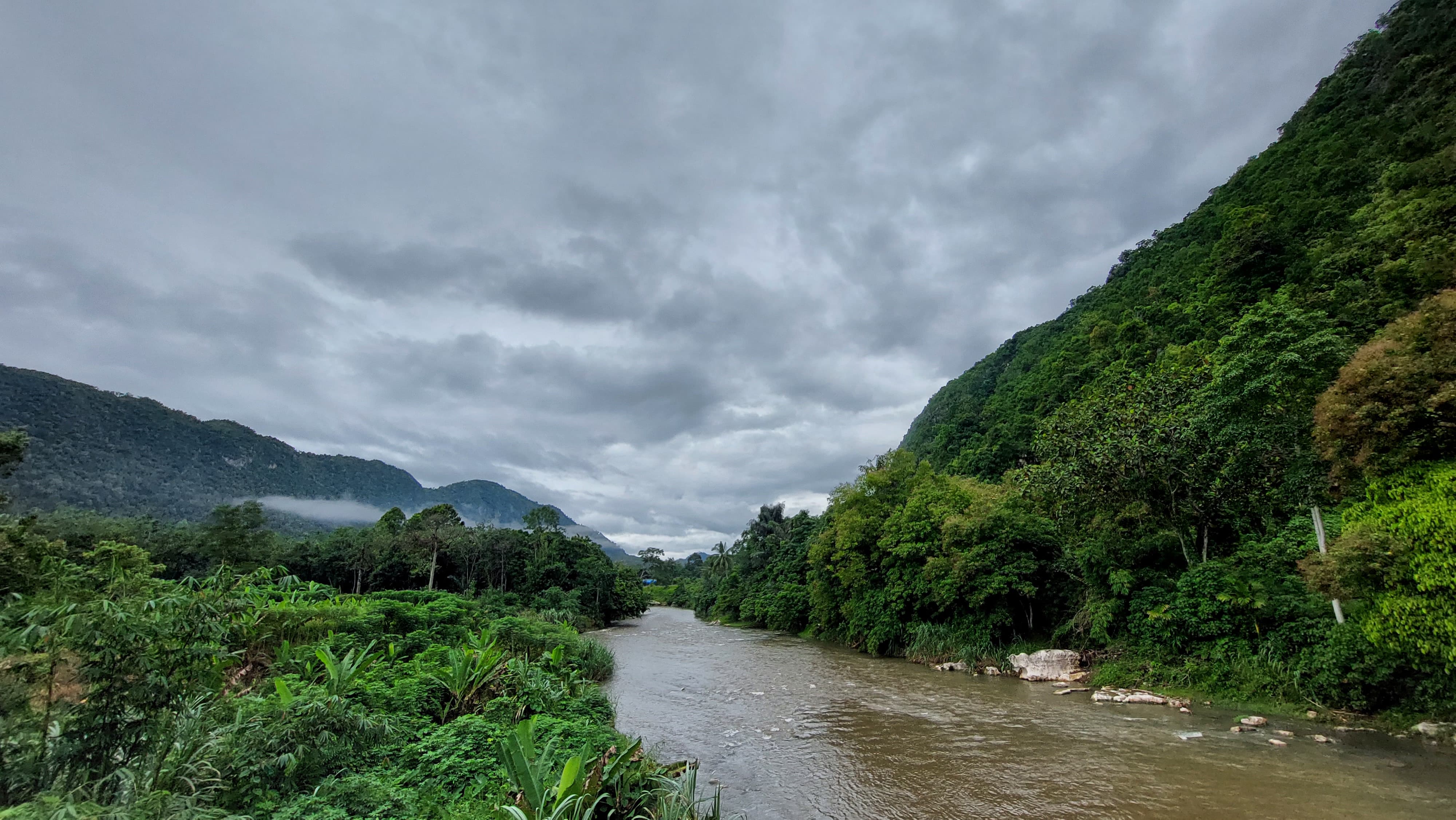 Pemandangan alam di Pegunungan Meratus di Batang Alai Timur, HST.