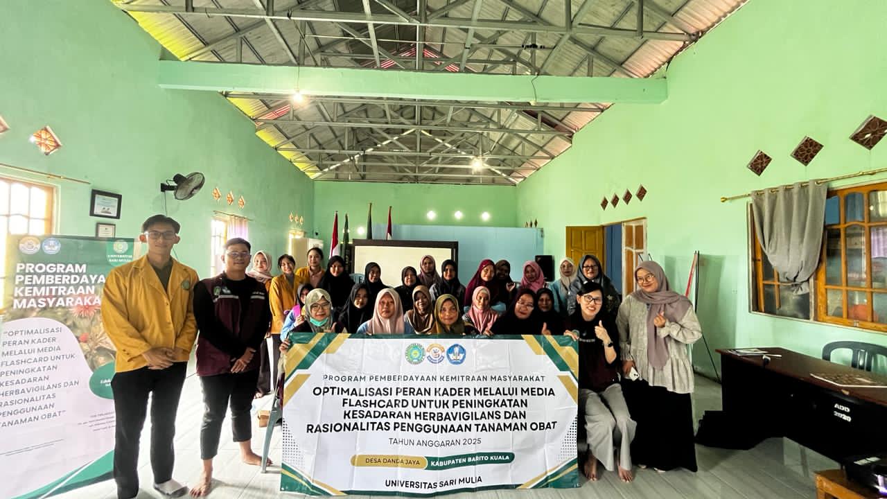 LITERASI KESEHATAN:Dosen dan Mahasiswa UNISM Banjarmasin kala melaksanakan kegiatan pengabdian masyarakat di Desa Danda Jaya dan Posyandu ILP, Kecamatan Rantau Badauh, Kabupaten Batola.