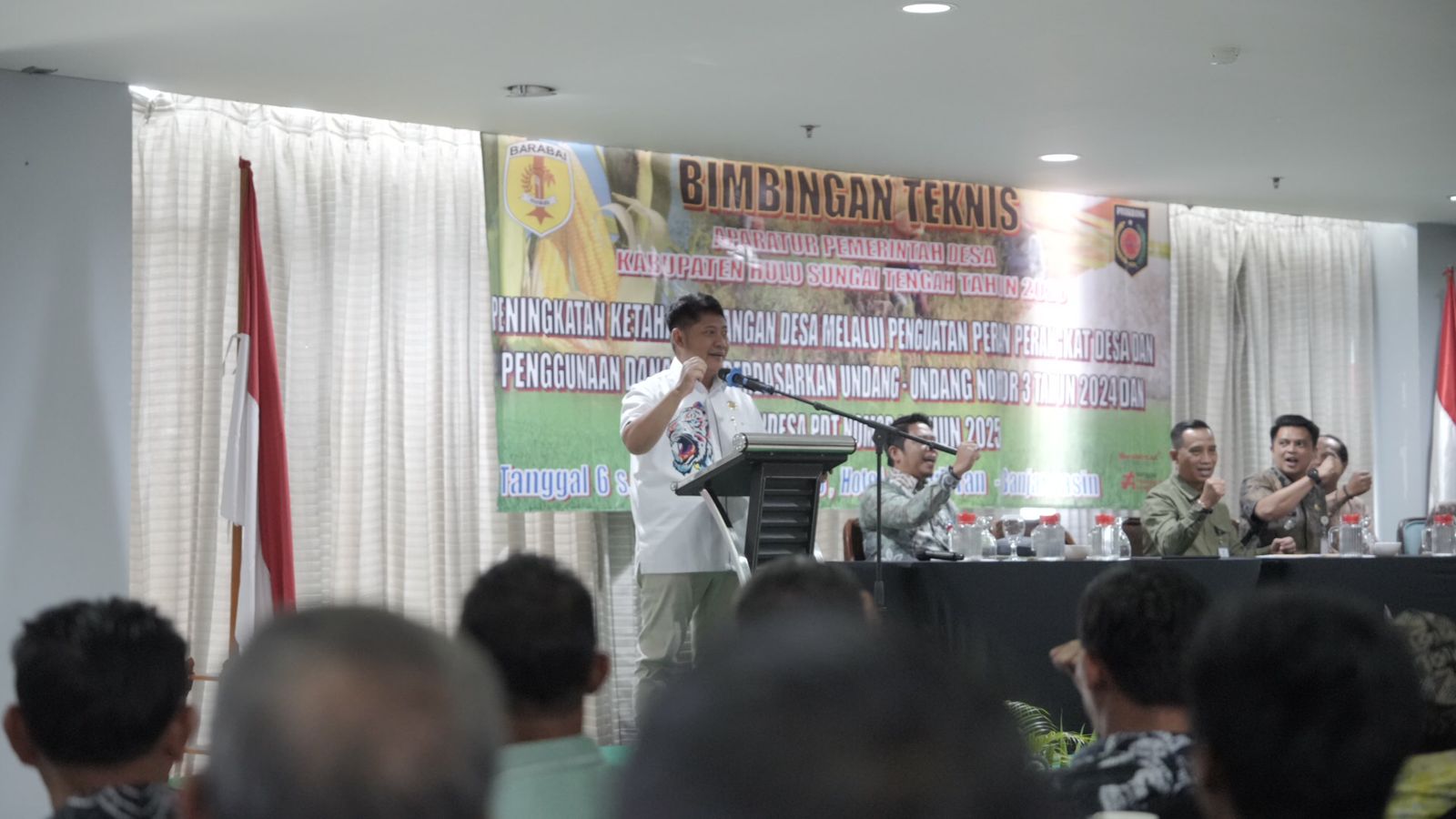 BIMTEK:Bupati Kabupaten HST, Samsul Rizal membuka acara Bimtek peningkatan ketahanan pangan desa di Hotel Grand Tan Banjarmasin, Jumat (7/11/2025).