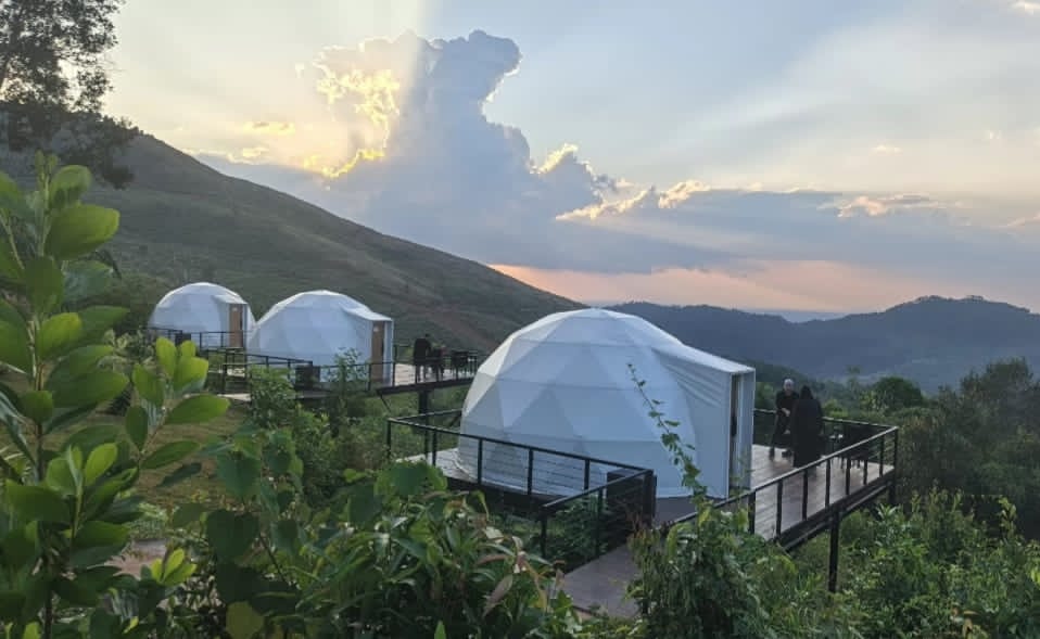 GLAMPING:Kalsel mengandalkan Geopark Meratus dan wisata religi untuk menarik minat wisatawan.