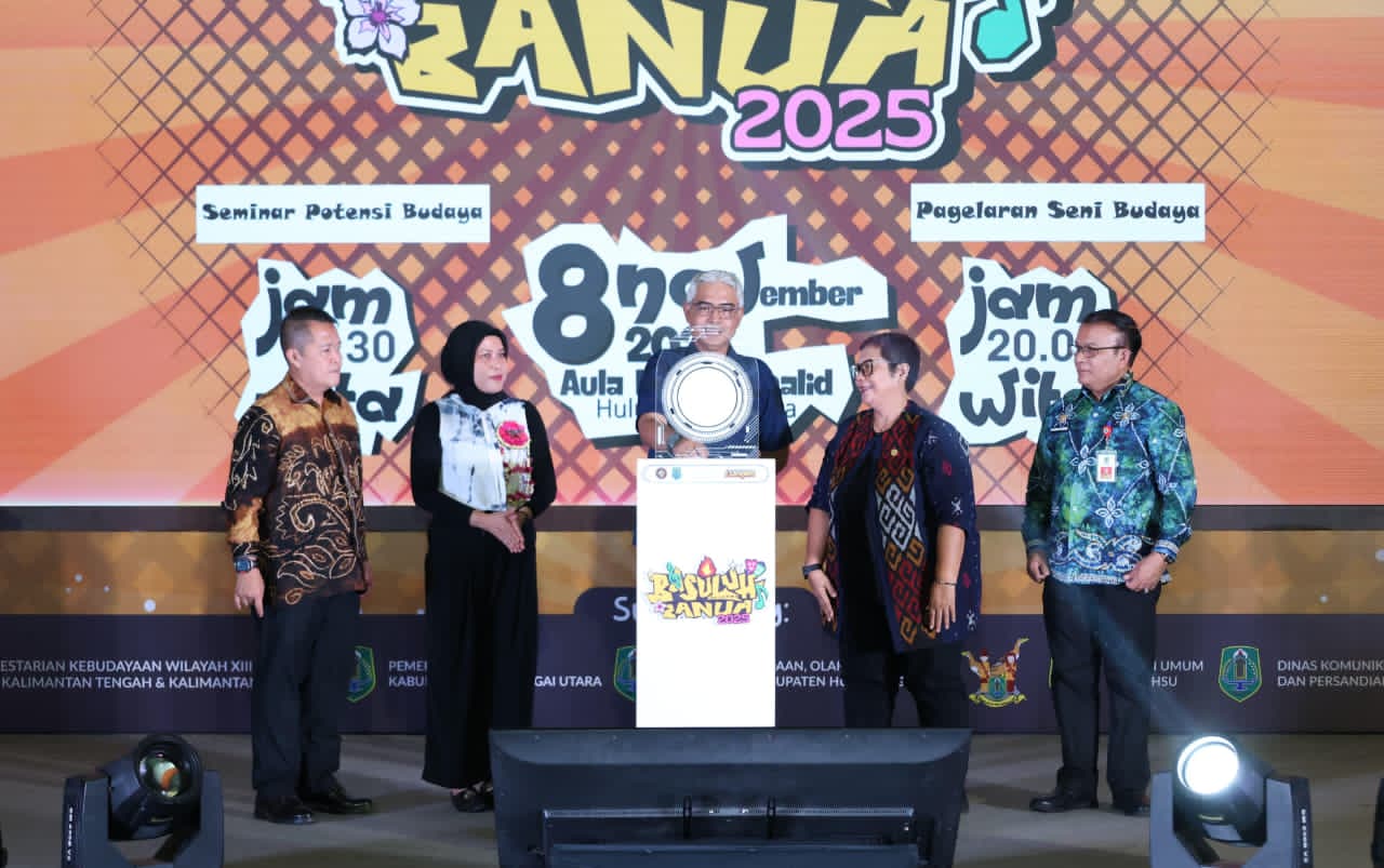 MOMEN:Wakil Bupati Kabupaten HSU, Hero Setiawan membuka kegiatan Basuluh Banua 2025 mewakili Bupati HSU H Sahrujani, di Aula Idham Chalid, Sabtu (8/11/2025).
