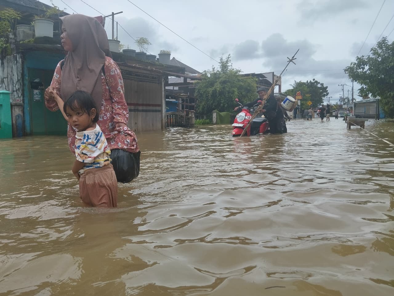 waspada: banjir yang menggenangi Martapura Timur, Kabupaten Banjar beberapa waktu lalu
