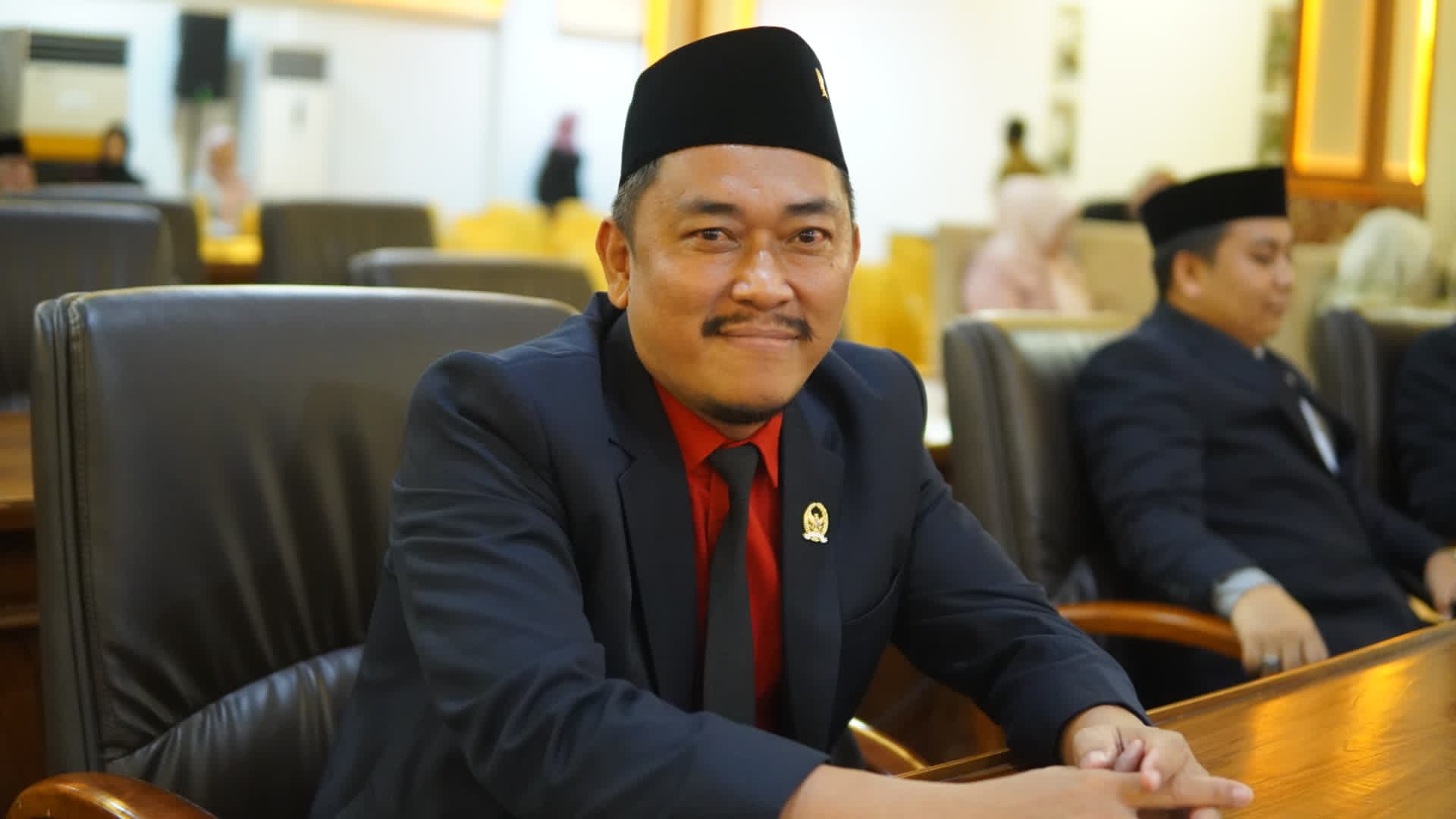 BERI TANGGAPAN: Anggota DPRD Tapin Yuspianor memberikan tanggapan terkait lelang jabatan yang dilakukan Pemerintah Kabupaten Tapin. Foto Dok Yuspianor.