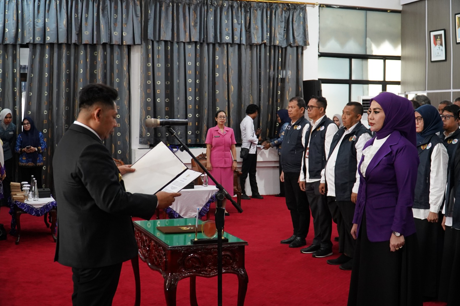 DIKUKUHKAN:Tim pembina Posyandu Kabupaten HST dikukuhkan di Pendopo HST, Senin (10/11/2025).
