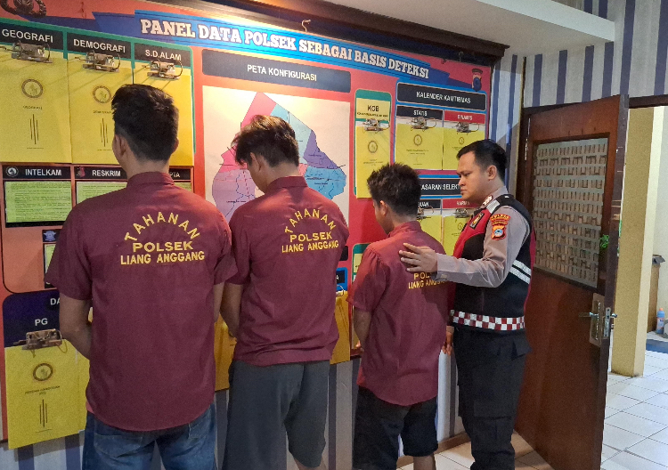 Polsek Liang Anggang mengamankan tiga pelaku pengeroyokan, Abeng, Amin, dan Salimin.