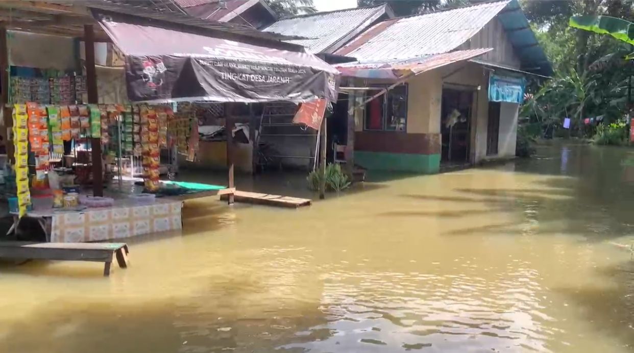 BPBD HST melakukan patroli ke lokasi rawan banjir di Kecamatan Pandawan.