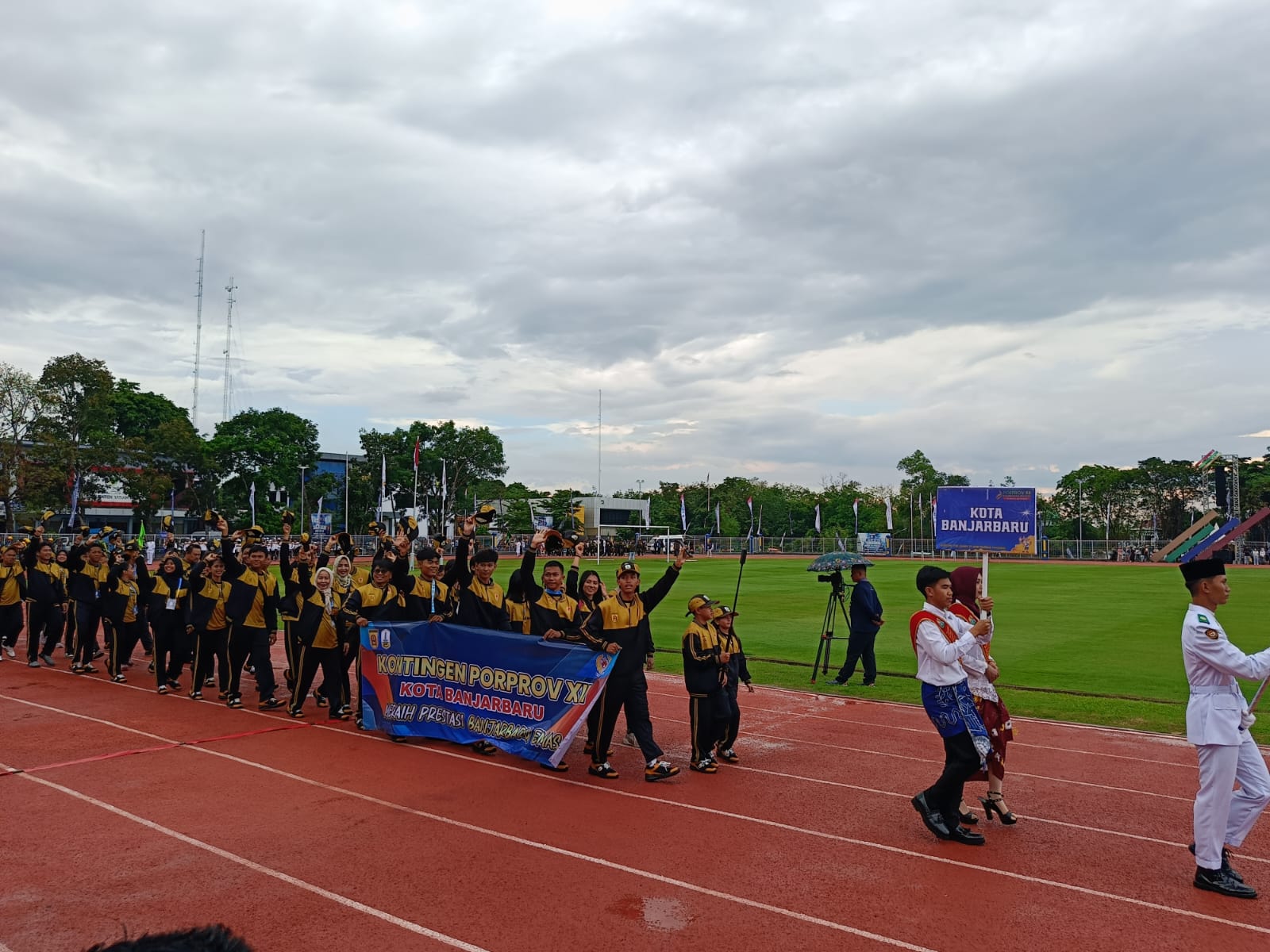 kontingen Banjarbaru unjuk gigi saat Porprov 2025(sheilla/Radar Banjarmasin)