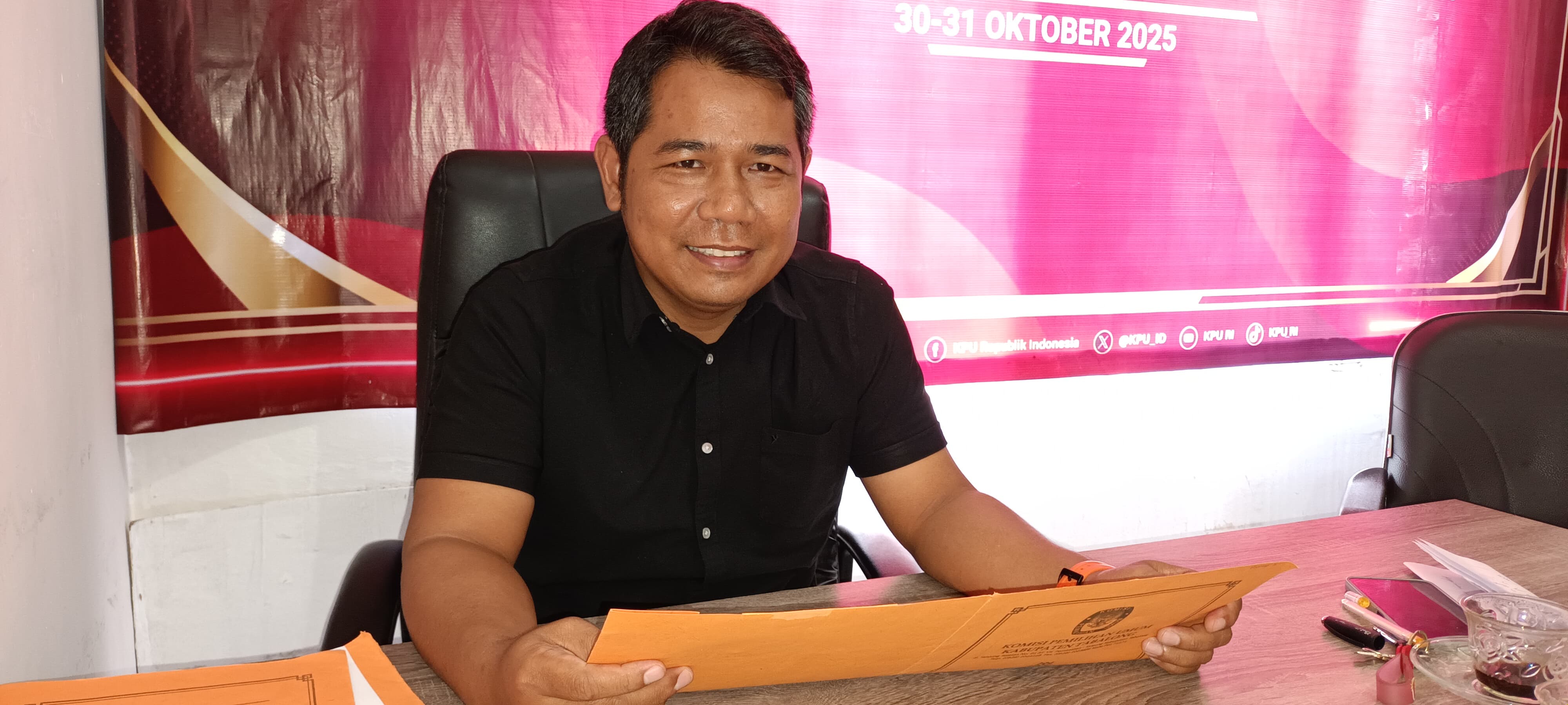 WAWANCARA: Ketua KPU Tabalong, Ardiansyah. (Foto : Ibnu Dwi Wahyudi/Radar Banjarmasin)