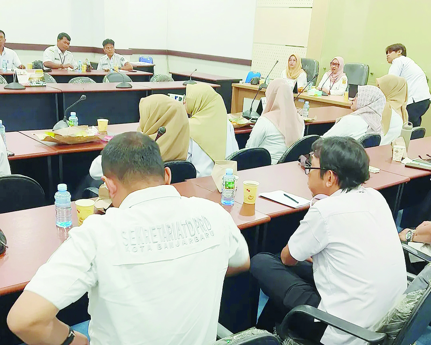 RAPAT: Setwan Banjarbaru rapat persiapan pelaksanaan kegiatan peningkatan fungsi pengawasan melalui Sosialisasi Produk Hukum Daerah (Sosper) untuk periode November 2025.