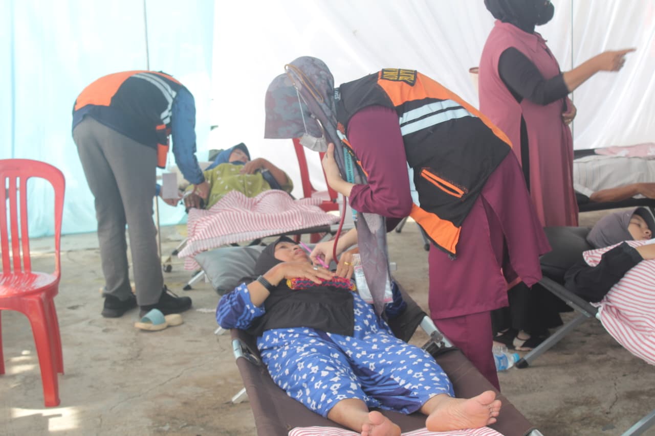 Pelayanan kesehatan kepada jemaah saat momen Haul Sekumpul ke-20 Januari 2015 lalu.