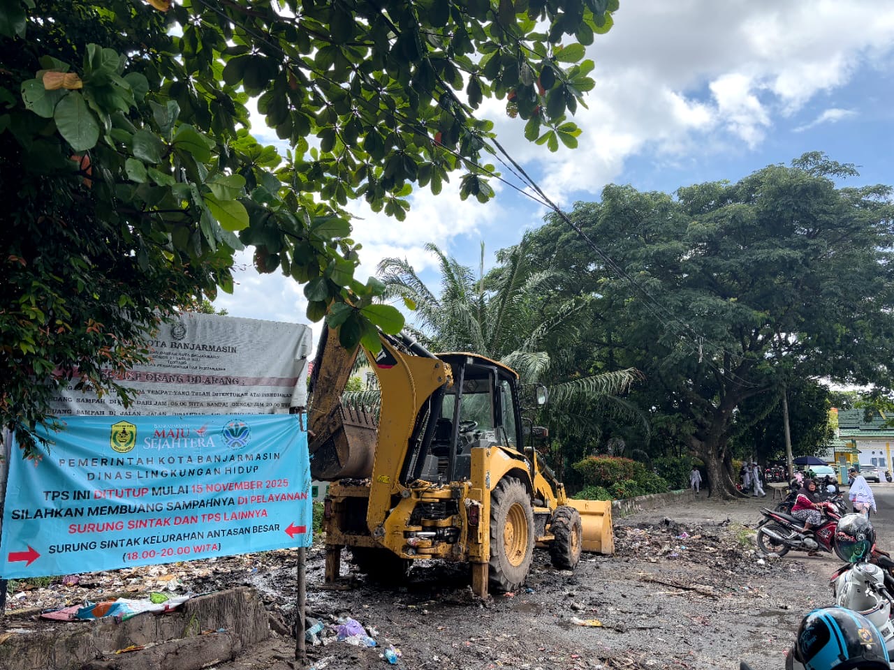 TPS Mulawarman akan mulai ditutup pada Sabtu besok (15/11). Warga diminta untuk berhenti membuang sampah di sini.