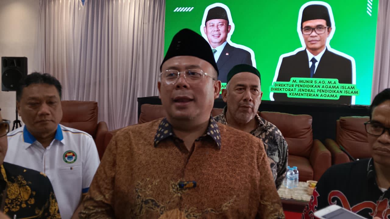VOKAL:Wakil Ketua DPR RI, Cucun Ahmad Syamsurijal memaparkan pentingnya penguatan pendidikan agama dalam rancangan UU Sisdiknas di acara