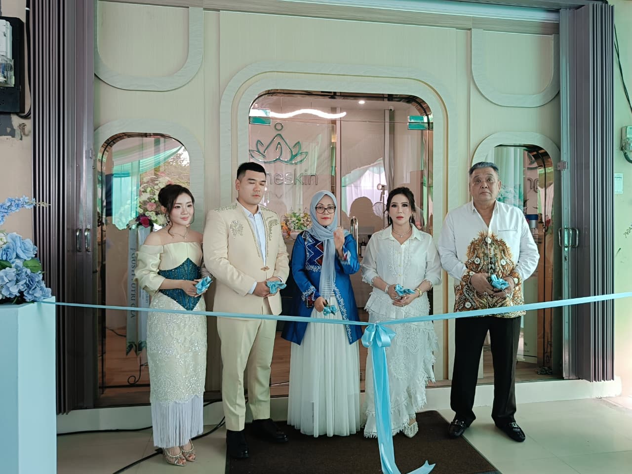 POTONG PITA:Agneskin Aesthetic Clinic sudah eksis selama 22 tahun di Kota Banjarbaru, memberikan pelayanan kecantikan terbaik dan berkualitas.