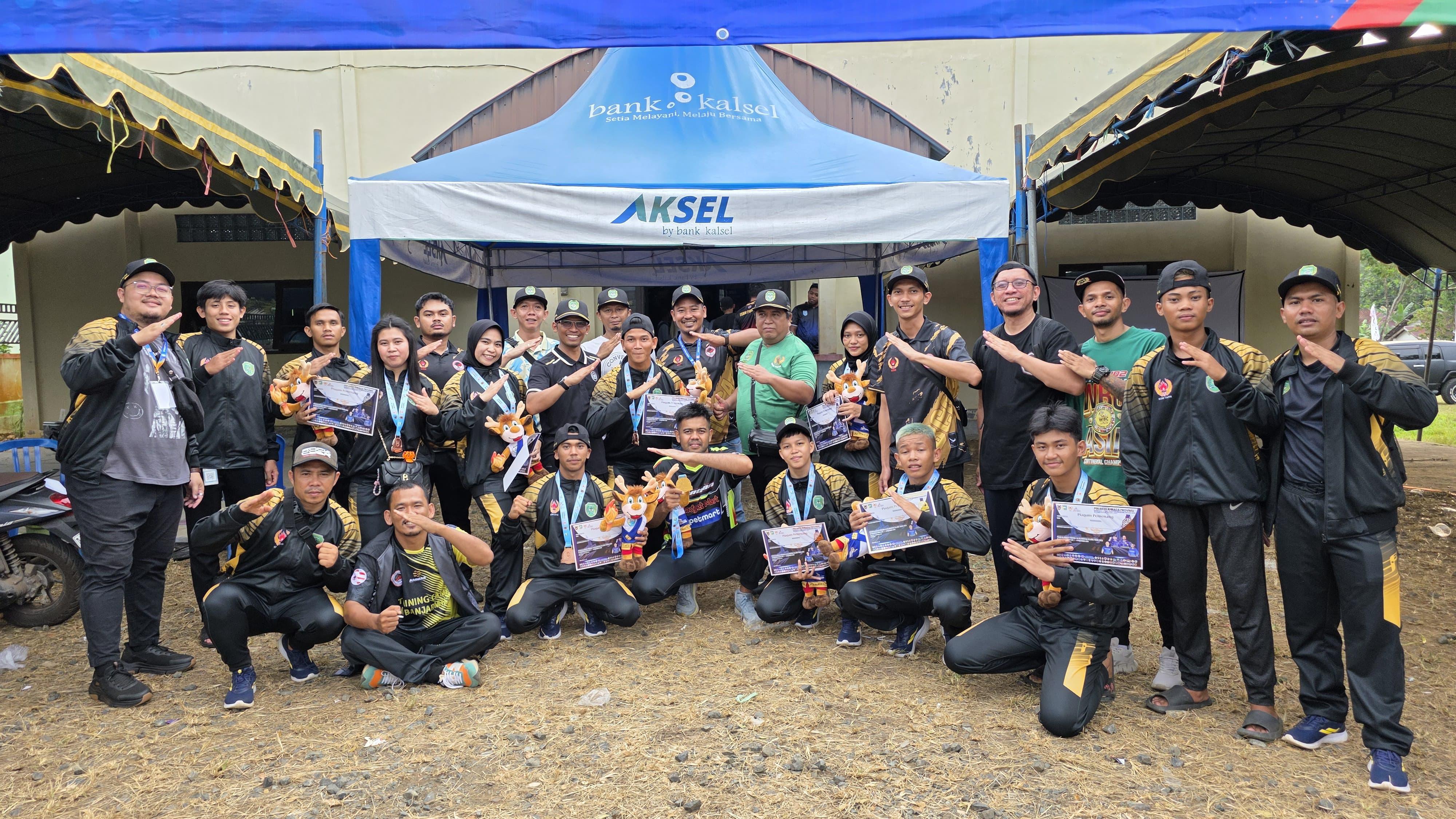 PRESTASI: Setelah berprestasi di Porprov Kalsel, dua atlet MMA Kabupaten Tapin akan bertanding di nasional.