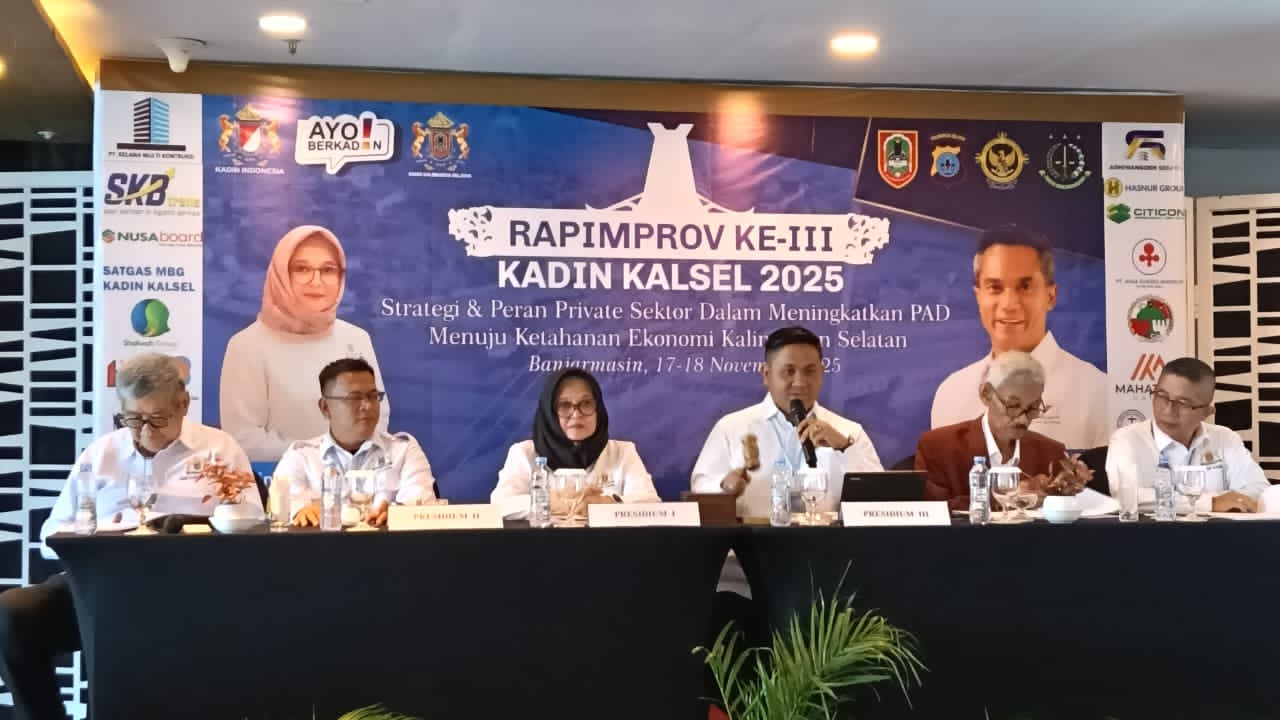 RAPIMPROV:Kegiatan Rapimprov III Kadin Kalsel yang digelar di Galaxy Hotel.