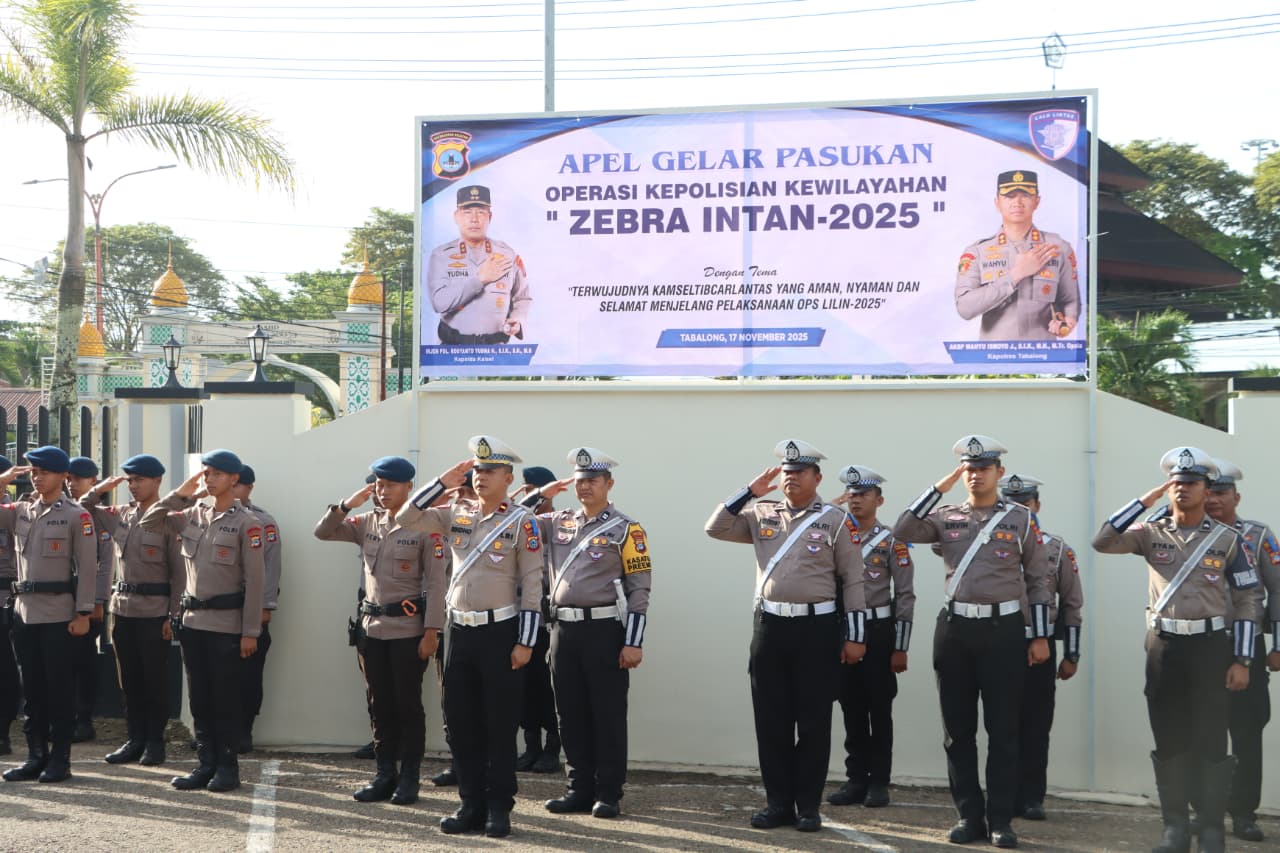 ZEBRA INTAN 2025 : Jajaran satuan keamanan di Tabalong saat melakukan apel gabungan.