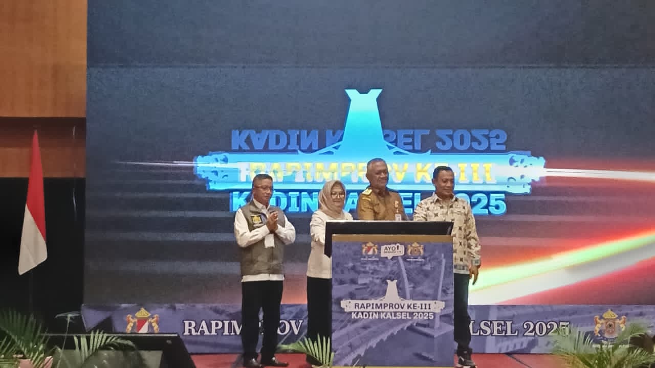 RESMI:Pembukaan Rapimprov Kadin Kalsel yang dibarengi peluncuran Aplikasi Pasar Kerja di Galaxy Hotel Banjarmasin, Selasa (18/11/2025).